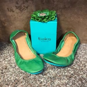 Size 8 Clover Classic Tieks